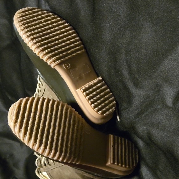 Magellan Boots - Picture 3 of 4